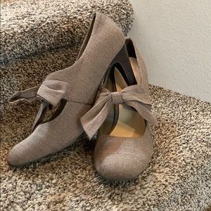 Brown/tan high heels size 9 1/2